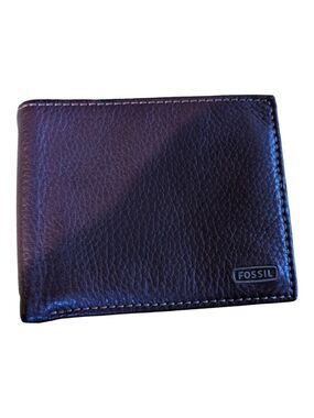 Fossil Pebbled Brown Leather Bi-fold Wallet EUC
